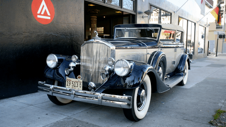 Auto Museum - 1933 Pierce-Arrow