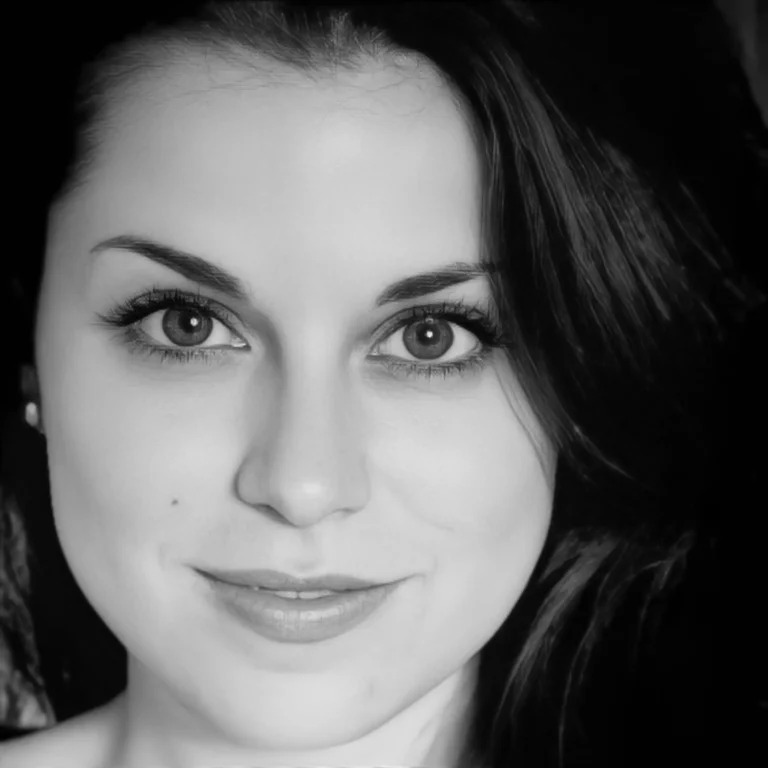 Gabriela Sotomayor headshot