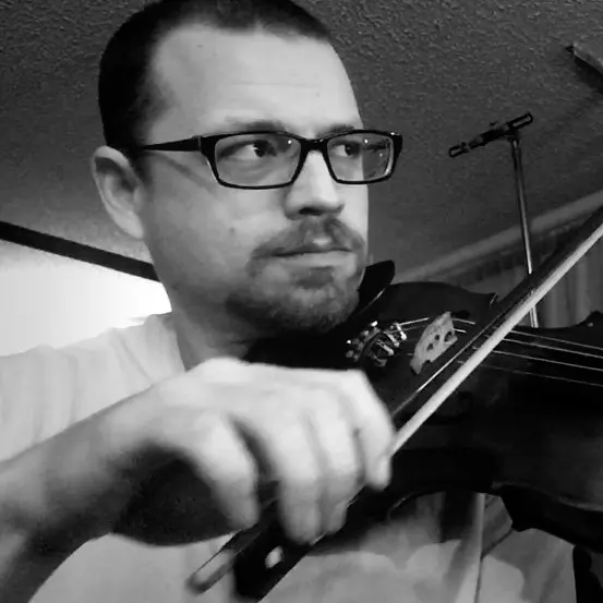 Gregory Kupka headshot