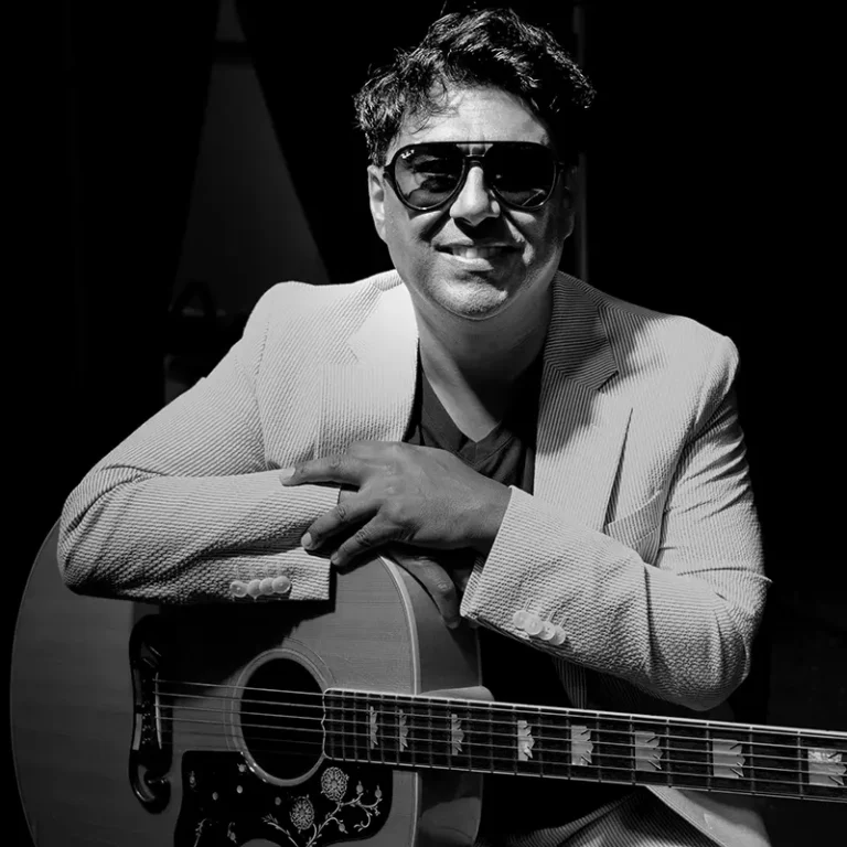 Raj Ramayya headshot