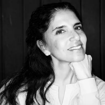 Toni Bava headshot